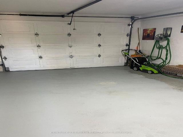 Att/Row/Townhouse Property