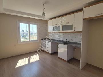 Atü Ünüversite Karşısı 2+1 Kapalı Mutfak Cadde Üzeri Az Katlı Çb