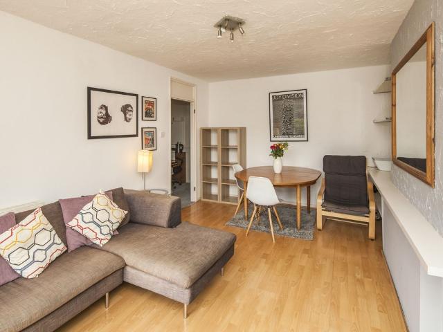 Atwater Close, London SW2, 3 bed maisonette to rent, £2,750 pcm | PrimeLocation