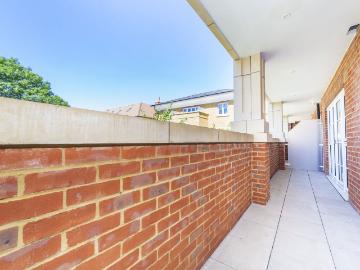 Atwell Court, 931 High Road, London N12, 2 bed flat to rent, £2,425 pcm | PrimeLocation
