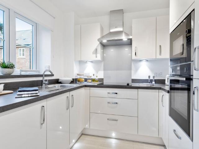 Atwood House, 2A Addington Road Sanderstead, South Croydon CR2, 2 bed flat to rent, £3,700 pcm | PrimeLocation