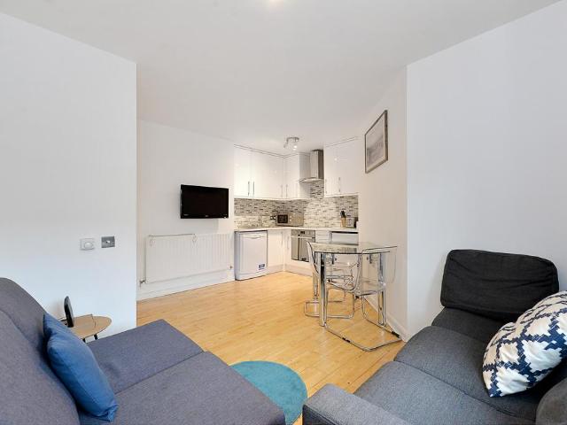 Atwood House, Beckford Close. 1 bed flat to rent £2,000 pcm £462 pw