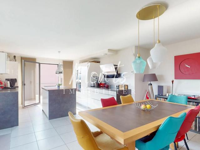 Atypique Superbe appartement T5 en duplex niché dans un an