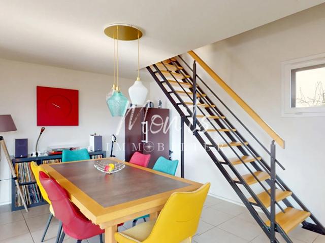 Atypique Superbe appartement T5 en duplex niché dans un an