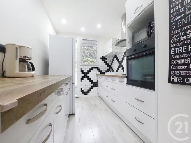 Au 3ème et dernier étage d'une résidence située dans un sect. 64m² Amélie les Bains Palalda