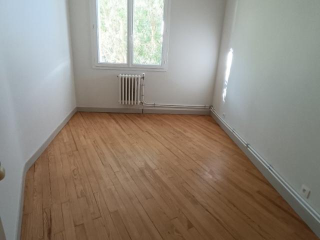 Au bas de l'avenue Jean Rieux, proche de la place Dupuy, appartement T3 avec balcon