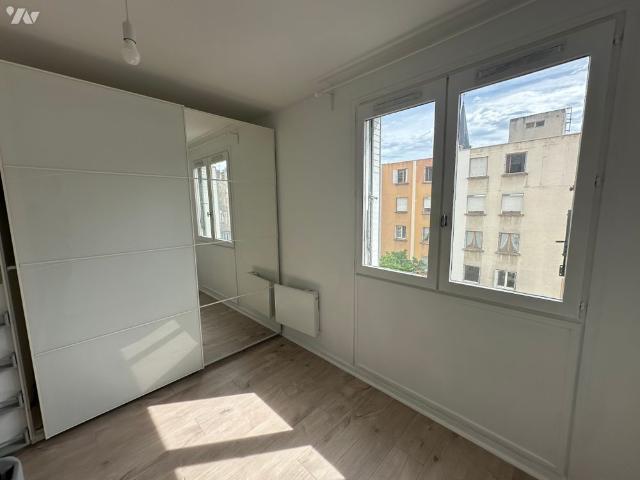 Au cœur du centre ville, Avenue de l'Europe, Appartement T3 loué meublé avec balcon à louer