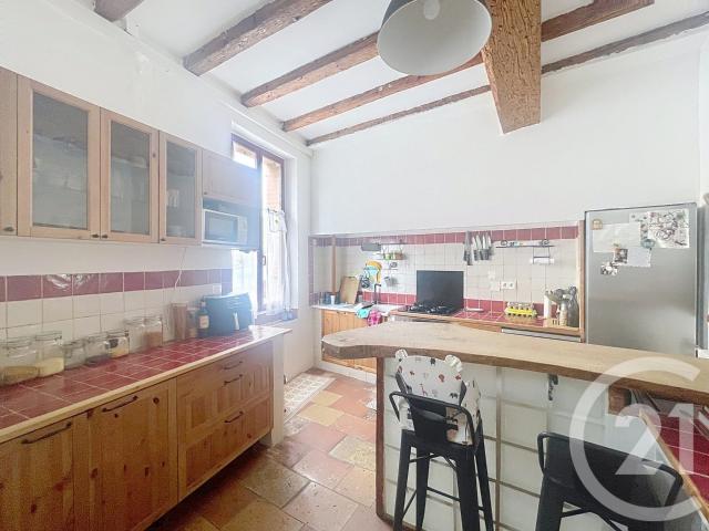 Au cœur de Mezens, cette maison de 214m² offre un cadre de v. 213m² Saint Sulpice la Pointe