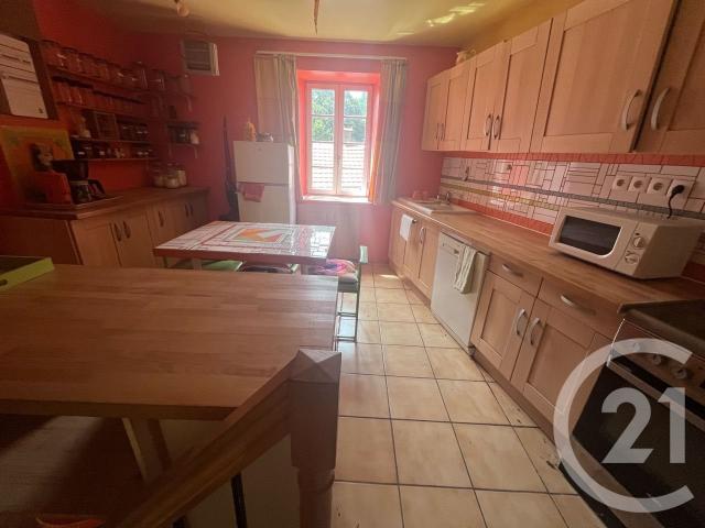 Au cœur de Caudebronde, cette maison de 90m² vous accueille. 88m² Caudebronde