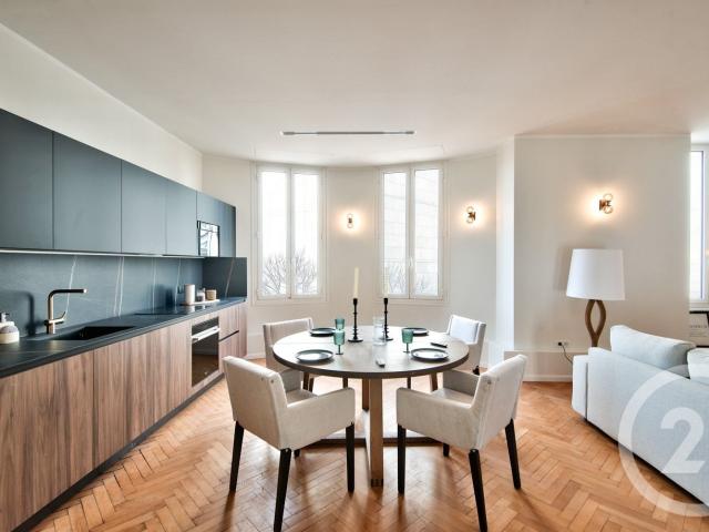 Au cœur de la Place Garibaldi, cet appartement 3 pièces enti. 88m² Nice
