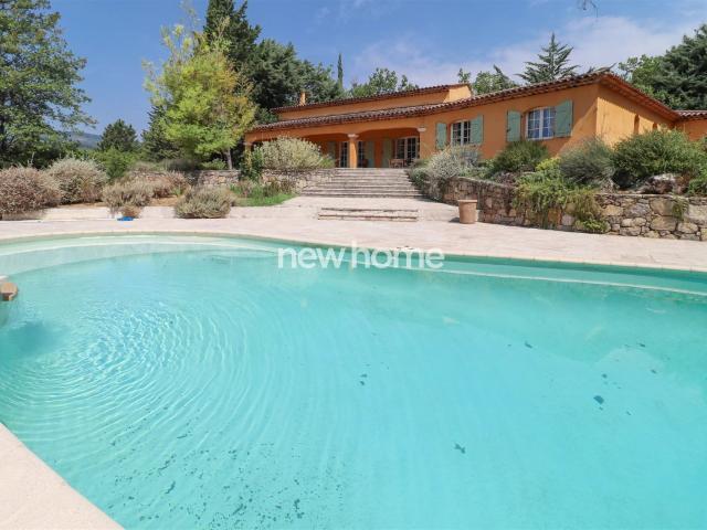Au calme absolu, une villa de plain pied sur vaste terrain n. 154m² Fayence