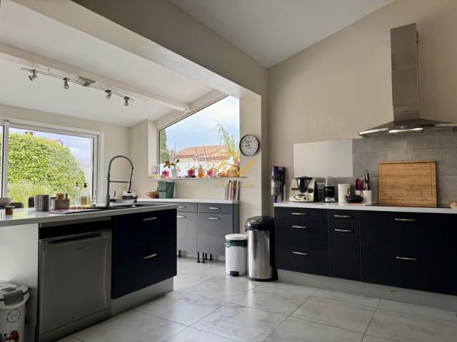 Au calme sans vis à vis, villa de plain pied 168m2 entièreme