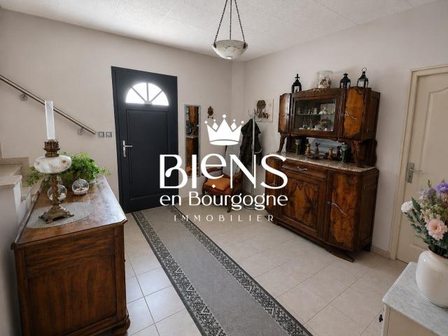 EXCLUSIF SEURRE centre, maison récente sur terrain clos et a. 136m² Seurre