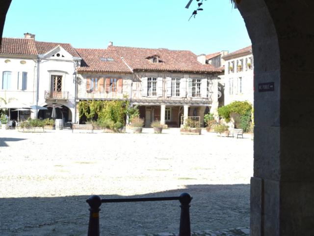 Au centre d'une bastide des Landes, une maison chargée d'his. 270m² Labastide d'Armagnac