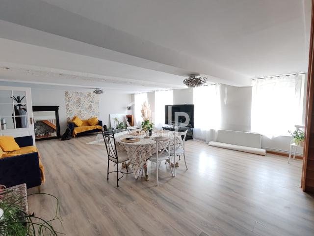 Au coeur de Desvres, bel appartement T4 avec terrasse, à visiter sans tarder !