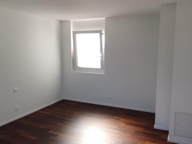 Au coeur de Gland, à louer appartement de 2,5 pièces au 1er étage