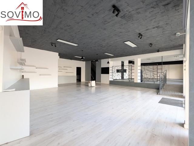Au Coeur De La Ville, Immeuble À Usage Commercial Et Habitat. 397m² Confolens