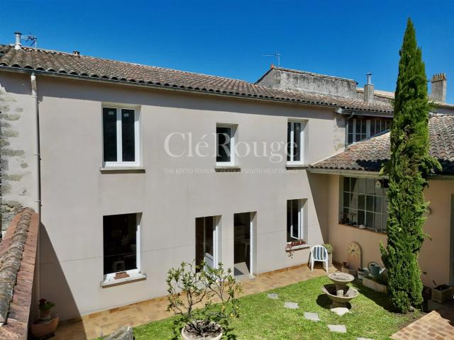Au coeur de Monségur Bel ensemble immobilier de caractère 172m² Monségur