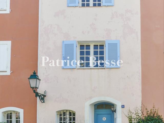 Au coeur de Port Grimaud, une maison et son anneau de port 89m² Saint Tropez