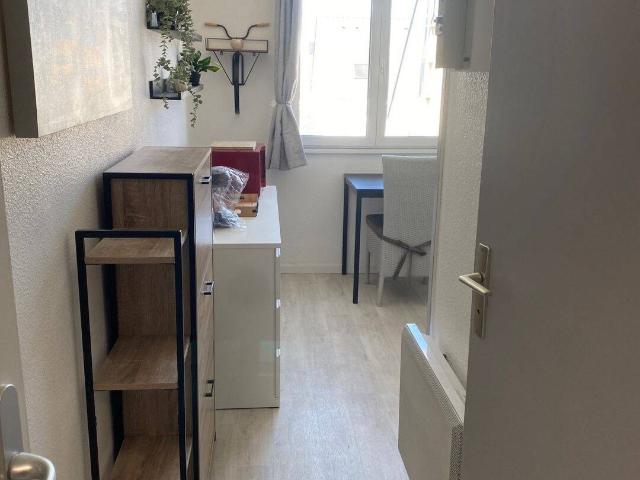 Au coeur du centre ville, studio meublé à neuf d'uen superficie