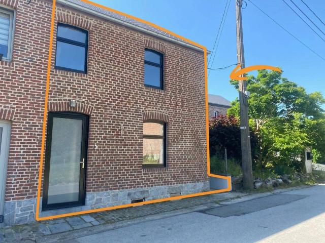 Au coeur du charmant village de Jeneffe: Maison 3 façades à