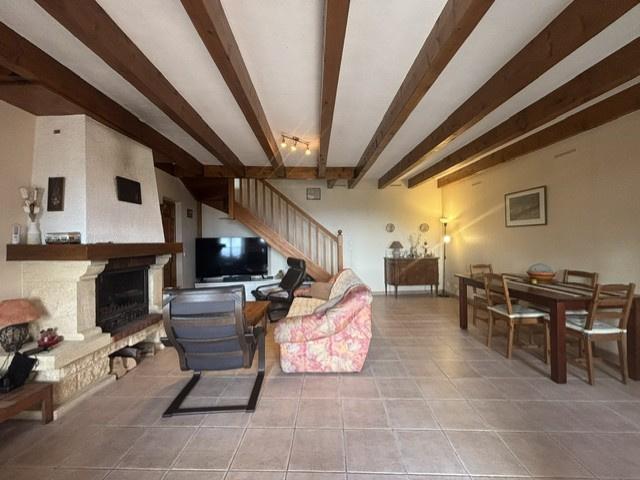 Au coeur du Morvan, maison en ierre gite et dépendance avec vue panoramique!