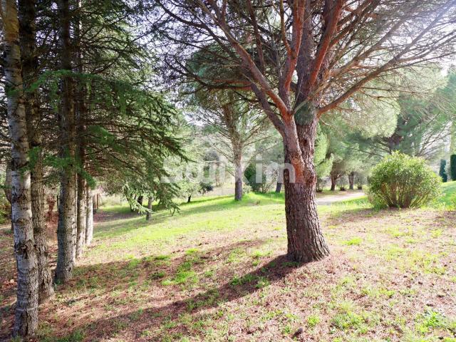 Au coeur d'un superbe Parc d'1,3 ha, arboré maison Provençal. 135m² La Garde Adhémar