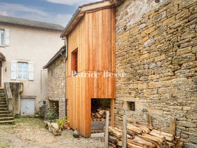 Au coeur d'un village classé parmi les plus beaux de France. 238m² Autoire