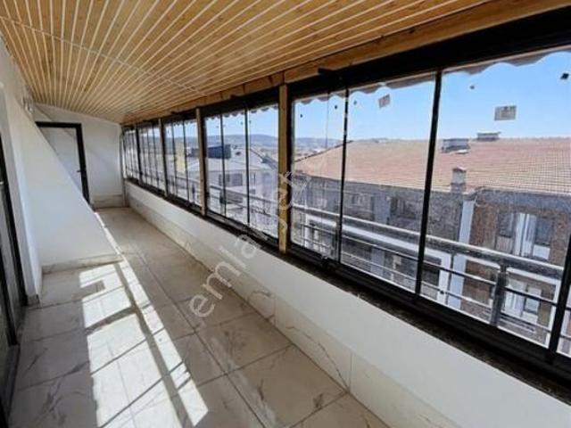 Au desticiler Çamlıcada İskanlı,geniş Teraslı 4+1 Dubleks Daire