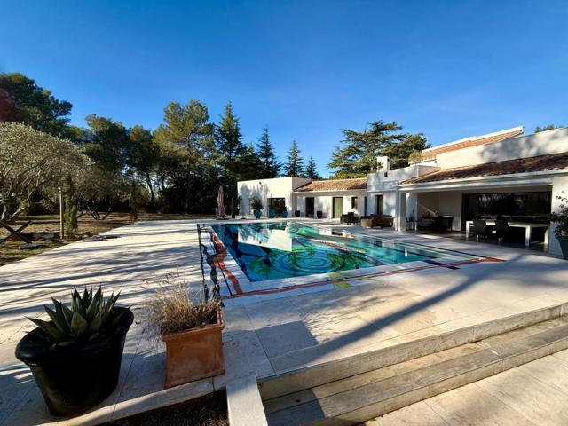 Au nord de Montpellier, exceptionnelle Propriété la Campagne proche de la ville