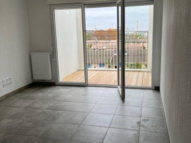 Au nord de Bassens RES BBC T2 avec balcon et parking