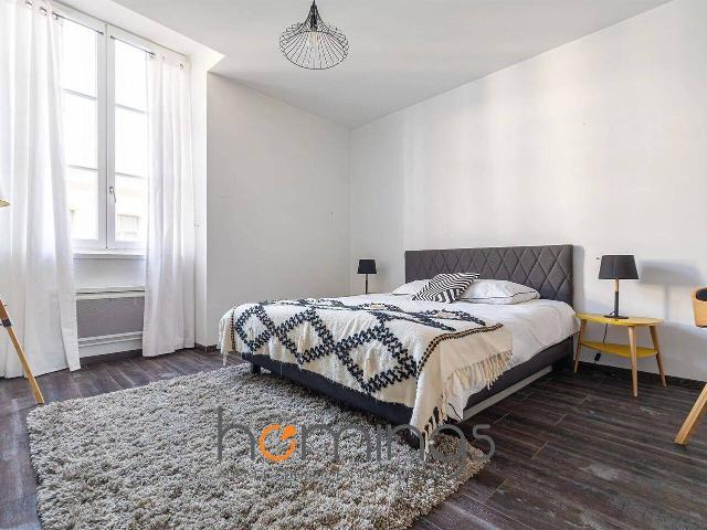 AU PIED DU METRO ST JEAN T3 MEUBLE AVEC BALCON