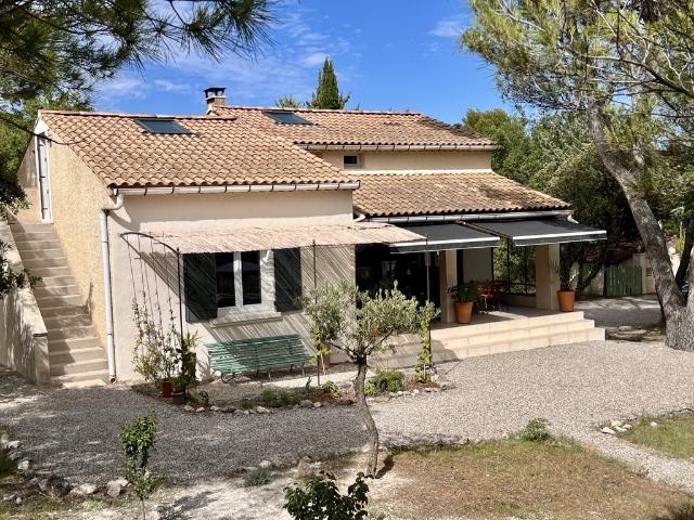 Au pied du Mont Ventoux Maison de campagne fabuleuse, réce. 160m² Blauvac