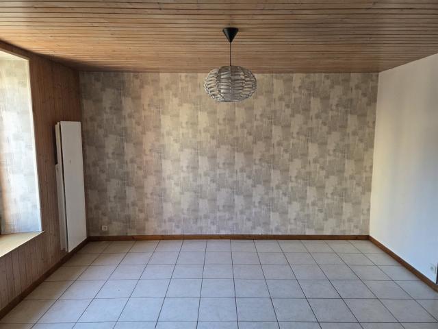 Au rez de chaussée appartement de type 3, 72m2 habitable Cav. 72m² Pontarlier