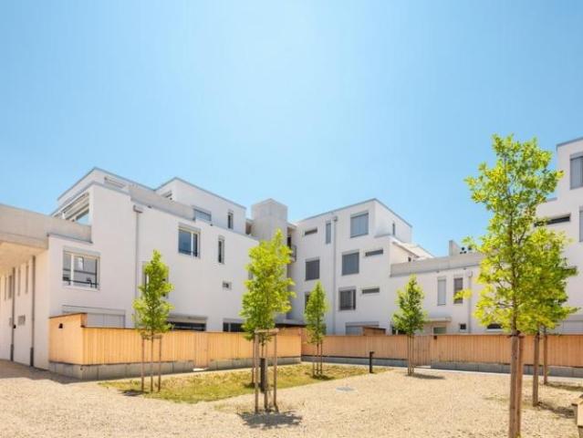 Au rez de chaussée avec deux terrasses jardins