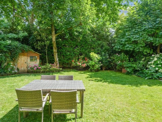 Au sein d'un remarquable immeuble Art Déco des années 1930. 355m² Neuilly Sur Seine