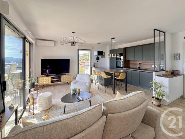 Au sein d'une résidence récente, intimiste et particulièreme. 58m² Bormes les Mimosas
