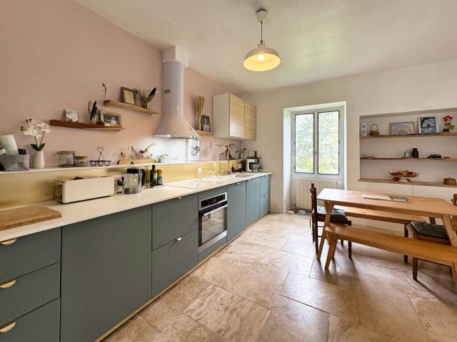 Au sud de Sarlat, en position dominante et à 5 minutes des c. 106m² Sarlat la Canéda