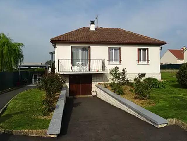 Auneau Bleury Saint Symphorien 28700 Achat / Vente maison 4 pièces t4 au dernier étage terrasse
