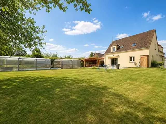 Auneuil 60390 Achat / Vente maison 9 pièces t9 piscine terrasse