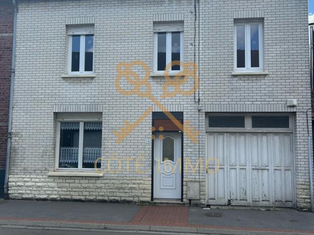 AUBY: MAISON DE VILLE AVEC 5 CHAMBRES JARDIN GARAGE