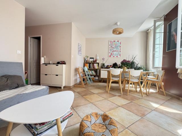 AUBAGNE CENTRE VILLE Charmante maison de ville avec terras