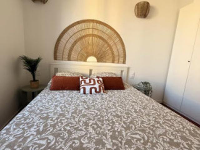 Aubagne hypercentre – T2 meublé rénové 43 m² – 895 € CC