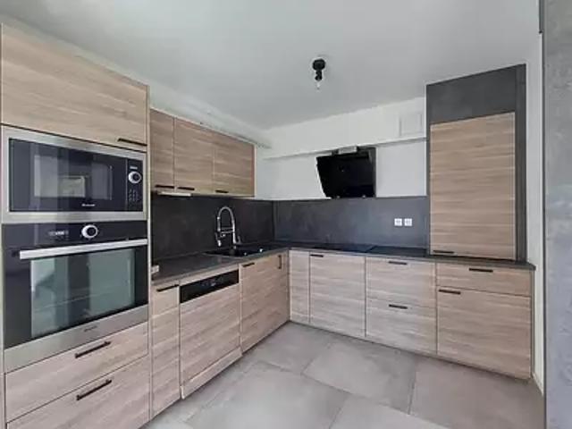 Aubagne 13400 Achat / Vente appartement 3 pièces t3 au dernier étage