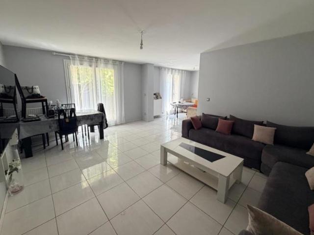 Aubagne 13400 – résidence Le Bartavelle spacieux type 4 de 99m² en rez de jardin avec parking