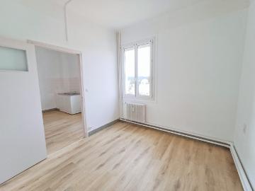 AUBENAS CENTRE APPARTEMENT 2 PIECES 27m2 ASCENSEUR
