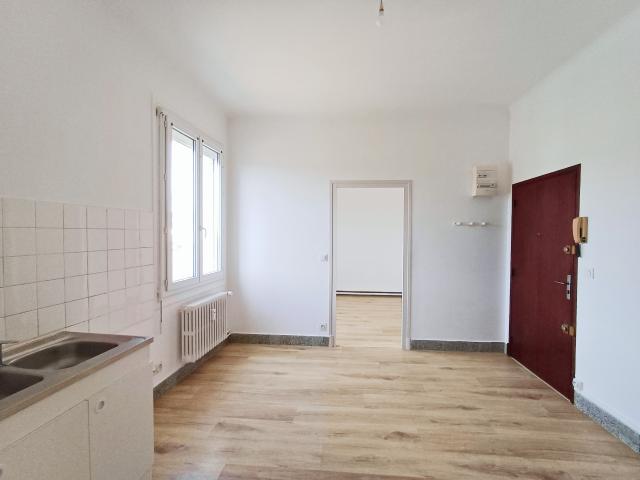 AUBENAS CENTRE APPARTEMENT 2 PIECES 27m2 ASCENSEUR