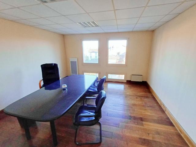 AUBENAS LOCAL PROFESSIONNEL 142M2
