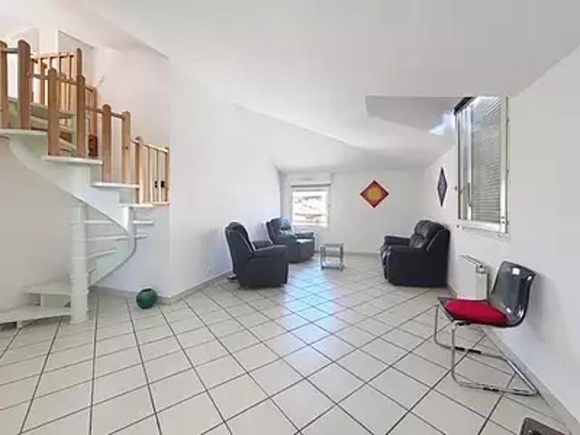 Aubenas 07200 Achat / Vente appartement 4 pièces t4 au dernier étage cave