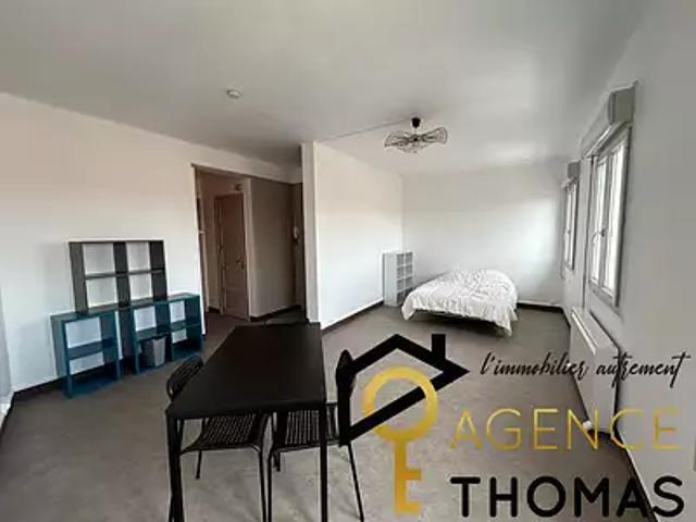Aubenas 07200 Location appartement 1 pièce t1 au dernier étage
